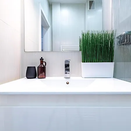 Adm Elegant Gem - Free Garage Parking, Pool Table 布拉迪斯拉发