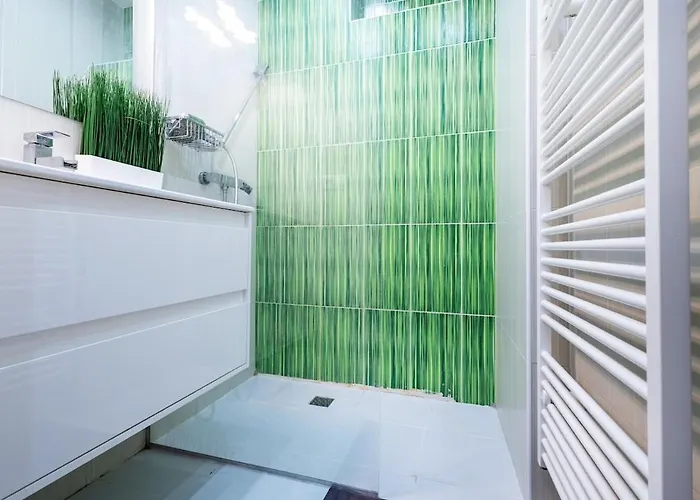 Adm Elegant Gem - Free Garage Parking, Pool Table Братислава