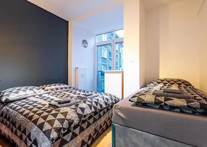 Adm Elegant Gem - Free Garage Parking, Pool Table