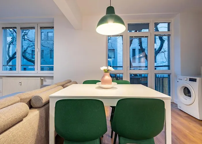 Appartement Adm Elegant Gem - Free Garage Parking, Pool Table *