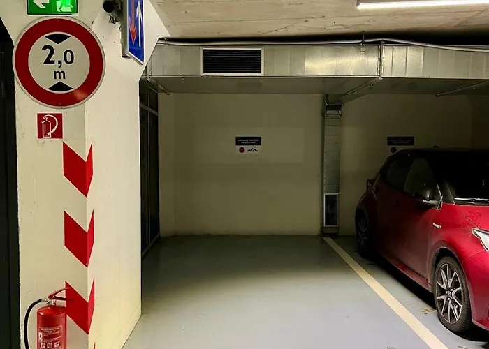 Adm Elegant Gem - Free Garage Parking, Pool Table Appartement