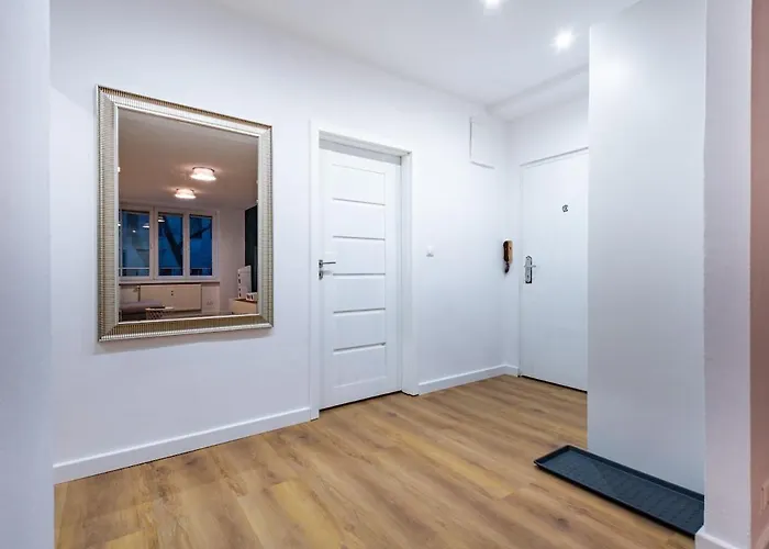 Apartament Adm Elegant Gem - Free Garage Parking, Pool Table