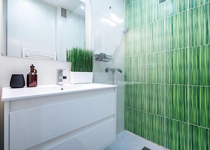 Apartament Adm Elegant Gem - Free Garage Parking, Pool Table