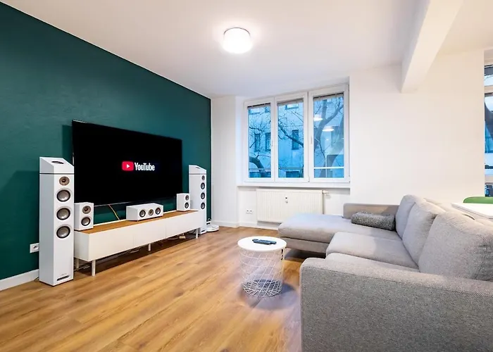 Adm Elegant Gem - Free Garage Parking, Pool Table