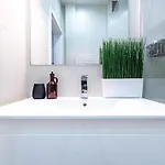 Adm Elegant Gem - Free Garage Parking, Pool Table Bratislava
