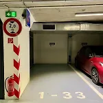 Adm Elegant Gem - Free Garage Parking, Pool Table Apartment